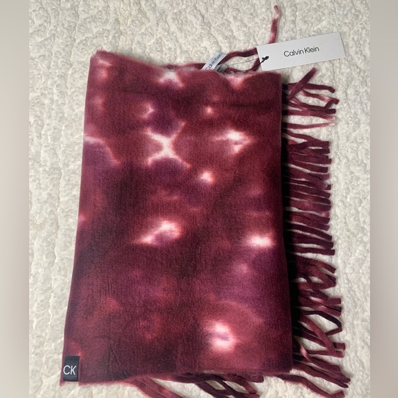 Calvin Klein Fringe Scarf - Picture 2 of 7